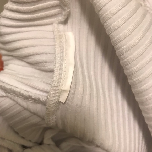 Club Monaco White Crop Top - Picture 4 of 4